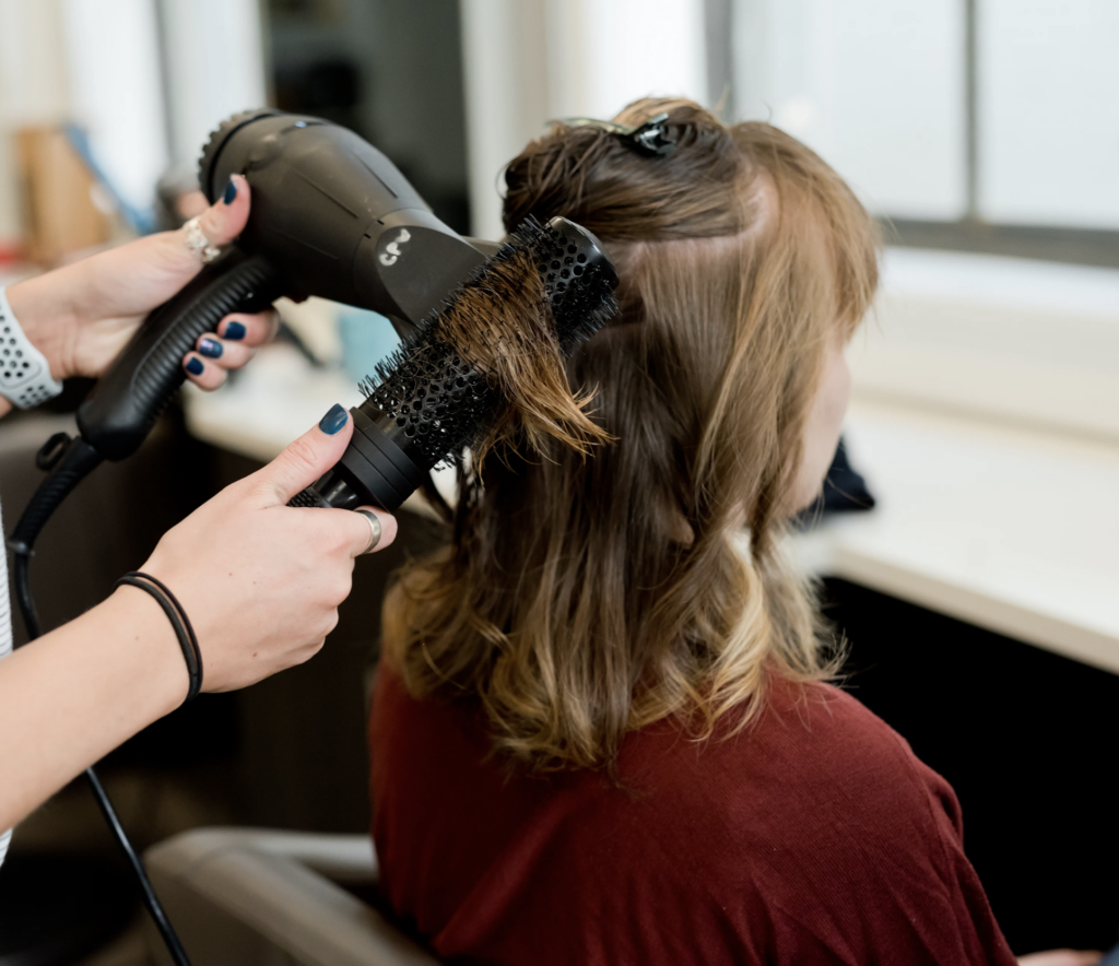 Damen-Haarschnitt-haar-dani